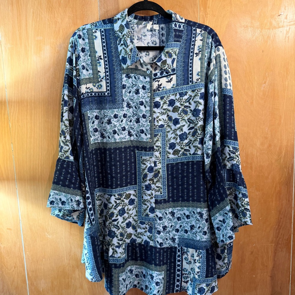 Cato Womens Plus 22/24W Blue Floral Patchwork Button Down Rayon Tunic Top